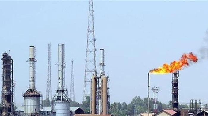 آئی ایم ایف سے پیٹرولیم مصنوعات پر سیلز ٹیکس چھوٹ کی تجویز مسترد، 6 ارب ڈالر کا منصوبہ خطرے میں پڑگیا