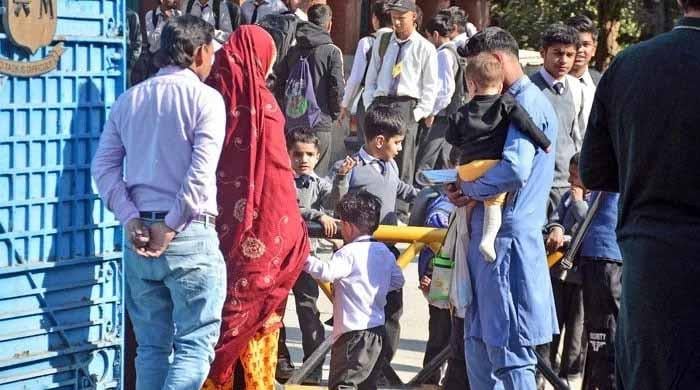 مذہبی جماعت کا احتجاج: پنڈی میں 4 روز بعد تعلیمی ادارے کھل گئے ، تمام رابطہ  سڑکیں بحال