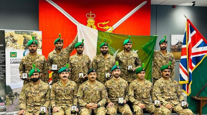 پاکستان آرمی کی ٹیم نے مشق کیمبرین پٹرول 2025 میں گولڈ میڈل جیت لیا