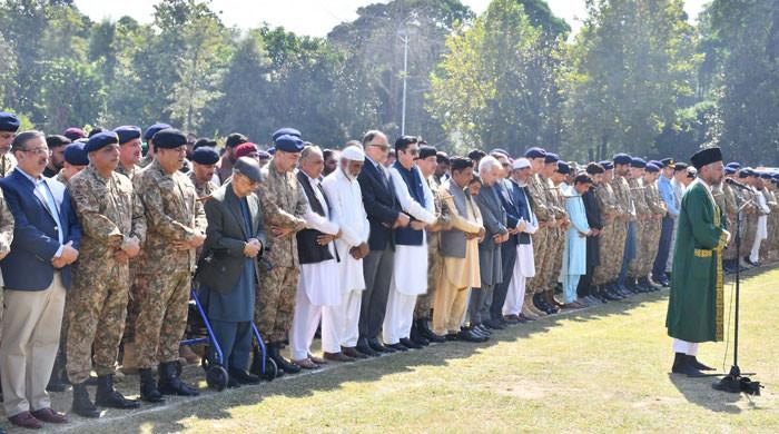 افغان جارحیت کیخلاف وطن کے دفاع میں جان قربان کرنیوالے شہدا کی نماز جنازہ ادا کردی گئی