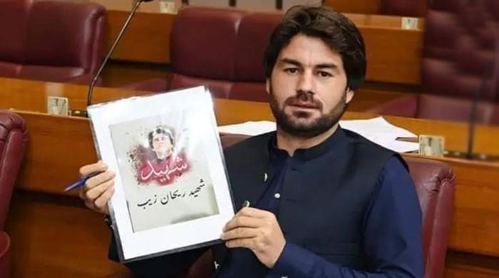 باجوڑ میں وزیراعظم کے معاون خصوصی برائے قبائلی امور مبارک زیب کےگھر پر دستی بم حملہ