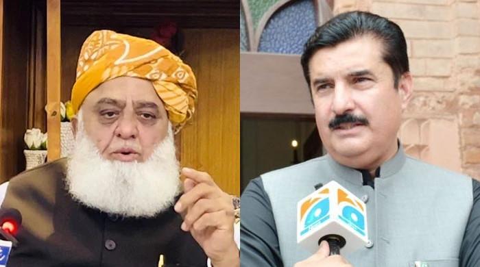 مولانا فضل الرحمان کے تحفظات ہیں جنہیں بیٹھ کر دور کرلیں گے:گورنر کے پی 