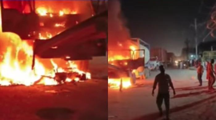کراچی:  ہیوی ٹریفک کا خونی کھیل جاری، حادثات میں 2 افراد جاں بحق
