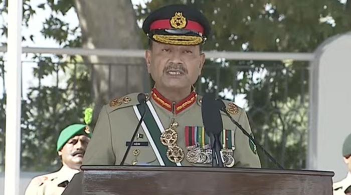 بھارتی فوجی قیادت کو خبردار کرتا ہوں نیوکلیئر انوائرمنٹ میں دونوں ممالک میں جنگ کیلئے گنجائش نہیں: فیلڈ مارشل