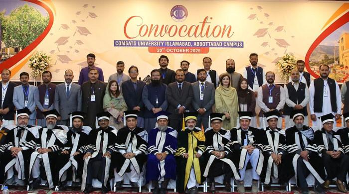 کامسیٹس  یونیورسٹی کا40 واں کانووکیشن : بین الاقوامی طلبہ سمیت ہزاروں طلبہ وطالبات میں ڈگریاں اور میڈلز تقسیم 