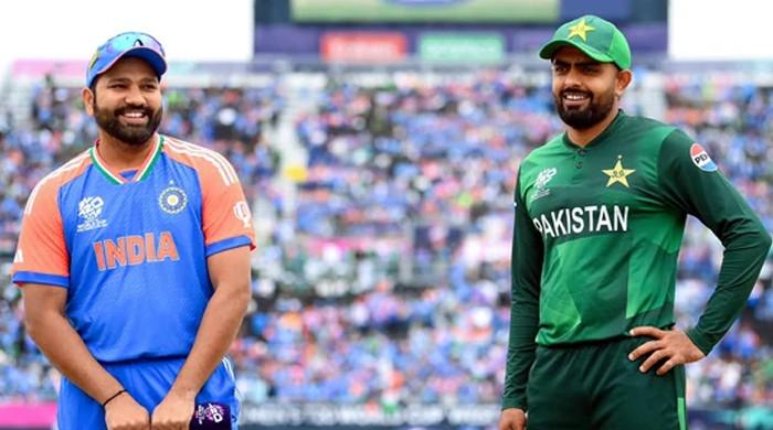 جنوبی افریقا کیخلاف سیریز میں بابر کے پاس روہت شرما کا ورلڈ ریکارڈ توڑنے کا سنہری موقع