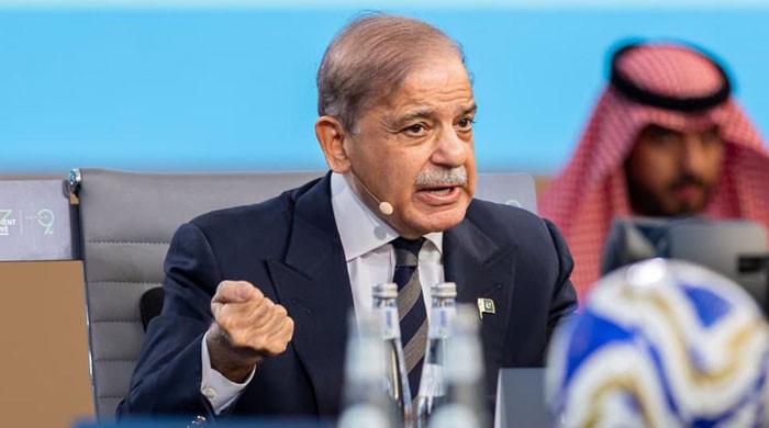 باربارقرضہ لینے سے معیشت کمزورپڑجاتی ہے، امن، خوشحالی اور ترقی ہماری ترجیح ہے: وزیراعظم