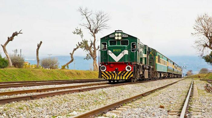 کوئٹہ سے پشاور جانیوالی جعفر ایکسپریس پر راکٹ حملہ