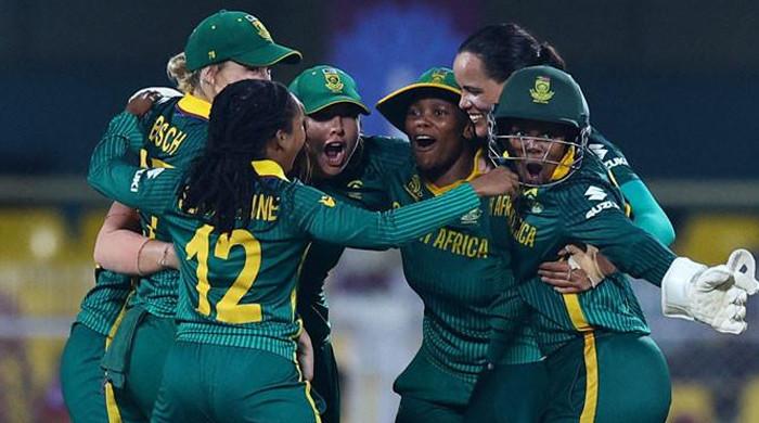 آئی سی سی ویمنز ورلڈکپ، انگلینڈ کو شکست دیکر جنوبی افریقا پہلی مرتبہ فائنل میں پہنچ گیا