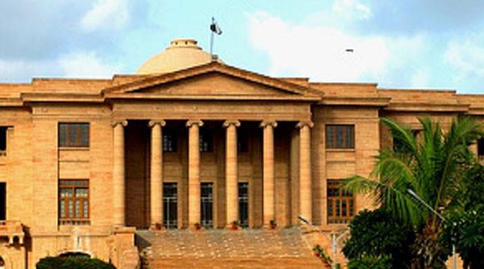 سندھ ہائیکورٹ کا ہیروئن بیچتے ہوئے پکڑی جانے والی کمسن لڑکی کے والدین کی فوری گرفتاری کا حکم