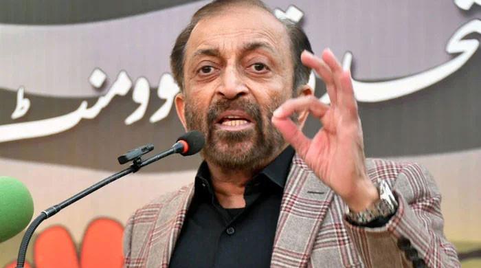 27 ویں آئینی ترمیم کیا بلاہے؟ ہم تو ایک27 ویں شب جانتے ہیں: فاروق ستار