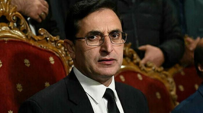 کچھ لوگوں کو پاور دینے اور این ایف سی ایوارڈ چھیڑنے سے وفاق خطرے میں آئےگا، بیرسٹرگوہر