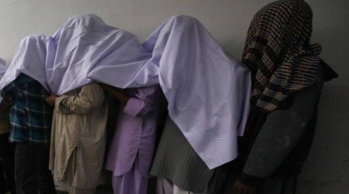 عمرہ کی آڑ میں بذریعہ سعودیہ اٹلی جانے کی کوشش کرنیوالے 5 افراد گرفتار 