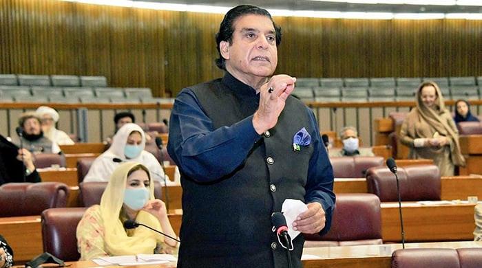 'آپ کے ڈرامے ختم ، اب بندوبست ہوجائے گا'، راجہ پرویز اشرف پی ٹی آئی ارکان پر پھٹ پڑے