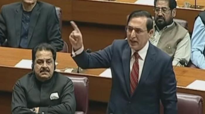 مرد آہن جب جیل سے نکلا تو  یہ عدالتیں ختم کردیں گے: چیئرمین پی ٹی آئی