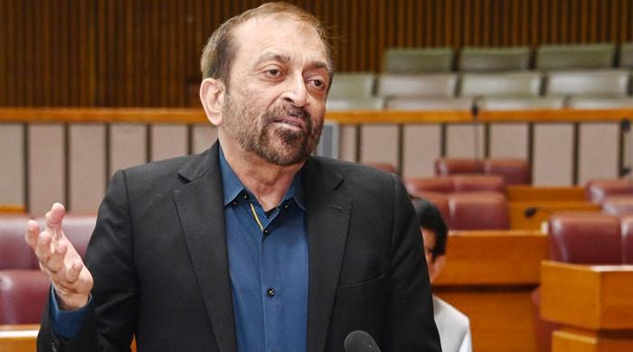 خدارا سارے اختیارات لے لیں، 130 شہروں میں ظہران ممدانی دے دیں: فاروق ستار