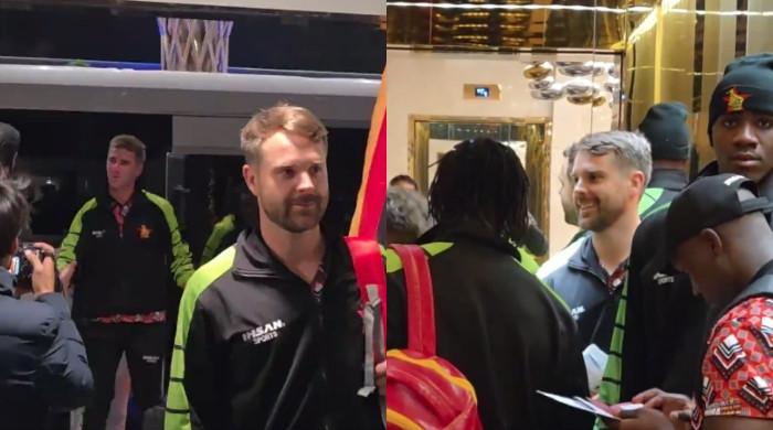  زمبابوے کرکٹ ٹیم 3 ملکی سیریز کیلئے اسلام آباد پہنچ گئی