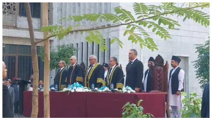 وفاقی آئینی عدالت کے 6 ججز کی تقرری، 3 نے حلف اٹھا لیا