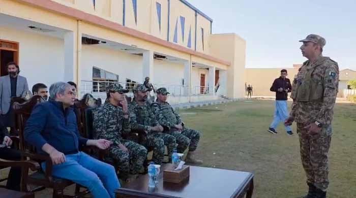 وفاقی وزیر داخلہ محسن نقوی کا کیڈٹ کالج وانا کا دورہ، خوارج کیخلاف آپریشن پر بریفنگ دی گئی