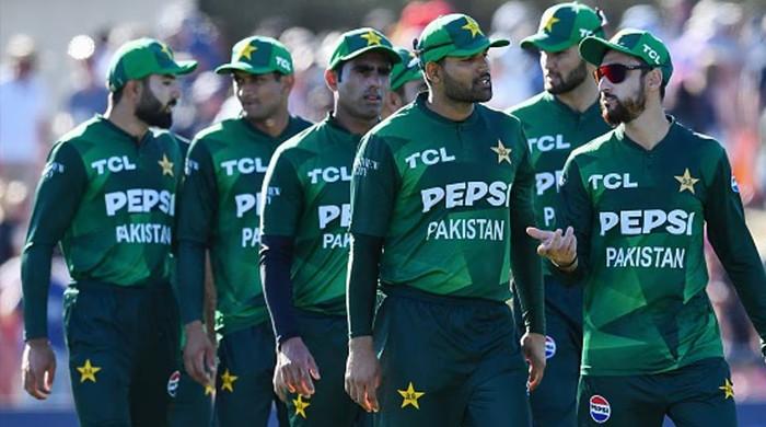 پاکستان ٹیم کو دھچکا، جارح مزاج بیٹر سہ ملکی سیریز سے باہر، متبادل کھلاڑی کا اعلان 