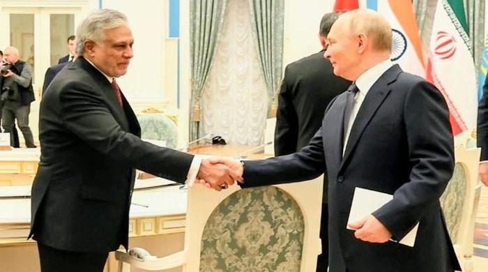 اسحاق ڈار کی پیوٹن سے ملاقات: علاقائی تعاون مزید بڑھانے پر اتفاق