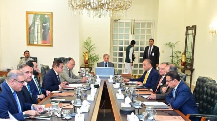 آئندہ برس مون سون کے نقصانات سے بچنے کیلئے ابھی سے تیاری کی جائے: وزیراعظم