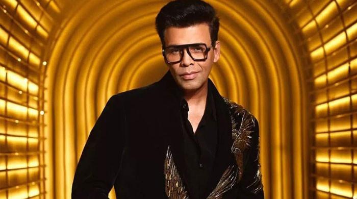 میری چال ڈھال اور آواز لڑکیوں کی طرح تھی، مردوں کی طرح چلنے اور بولنے کیلئے کلاسز لیں: کرن جوہر کا انکشاف