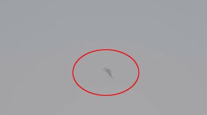 دبئی ائیر شو میں بھارتی لڑاکا طیارہ گرنے کی نئی ویڈیو سامنے آگئی 