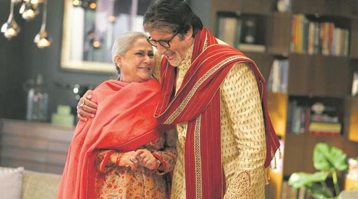 جیا نے پہلے ہی بتادیا تھا دھرمیندر سے زیادہ خوبصورت کوئی انڈسٹری میں نہیں: امیتابھ کی ویڈیو وائرل