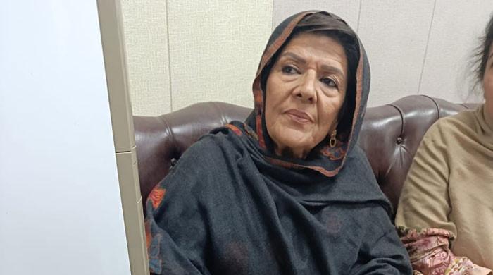 26 نومبر احتجاج کیس: علیمہ خان عارضی عدالتی تحویل میں لینے کے بعد ضمانت پر رہا