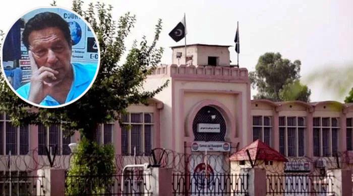 عمران خان مکمل صحت مند ہیں، اڈیالہ جیل سے منتقلی کی افواہیں بے بنیاد ہیں: اڈیالہ جیل حکام