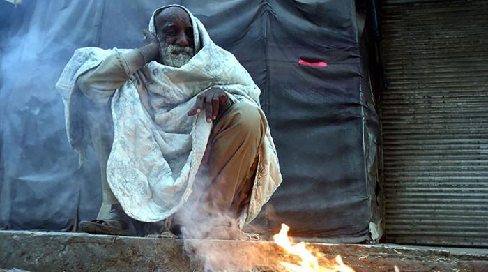 کراچی میں آئندہ تین روز تیز ہوائیں چلنے کا امکان، پارہ کتنا رہے گا؟