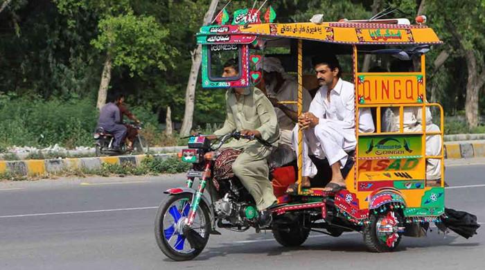 پنجاب حکومت کا پیٹرول سے چلنے والے موٹر سائیکل رکشوں کی پیداوار پر پابندی کا فیصلہ