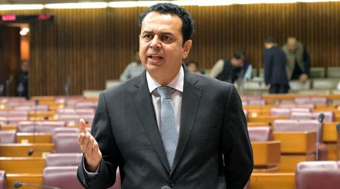 عمران خان پاکستانی تاریخ کے سب سے وی آئی پی قیدی ہیں، طلال چوہدری