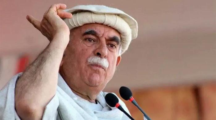 عمران خان سےکیوں نہیں ملنے دیا جارہا؟ محمود اچکزئی کی تمام افراد سے آئین کیلئےکھڑے ہونےکی اپیل