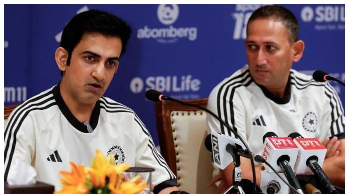 بدترین شکست کے بعد بھارتیوں کی نیند حرام، کوچ اور سلیکٹر کو ہٹانے کا مطالبہ