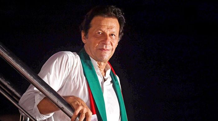 عمران خان صحتمند ہیں، اڈیالہ جیل آنے والے ہر شخص کی ان سے ملاقات کروائی جاتی ہے: جیل ذرائع