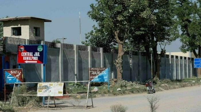 اڈیالہ جیل کے اطراف امن وامان کی صورتحال کے پیش نظر سکیورٹی ہائی الرٹ، 5 اضافی پکٹس قائم