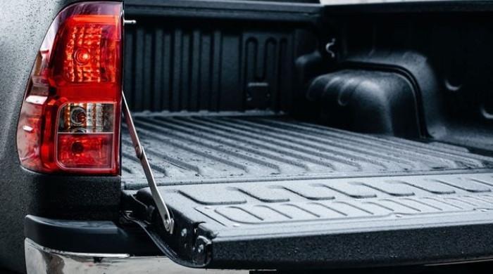 پک اپ ٹرک کے پیچھے یہ لکیریں کیوں بنی ہوتی ہیں؟