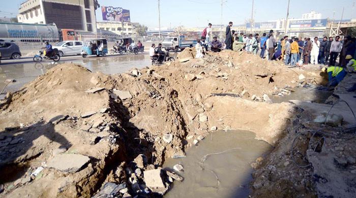 کراچی میں رواں سال 5 بچوں سمیت 24 شہری کُھلے ہوئے نالوں اور گٹروں میں گر کر جان کی بازی ہارچکے