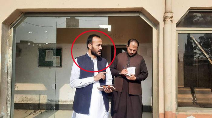 بنوں: میرانشاہ روڈ پر حملے میں اسسٹنٹ کمشنر شمالی وزیرستان سمیت 4 افراد شہید