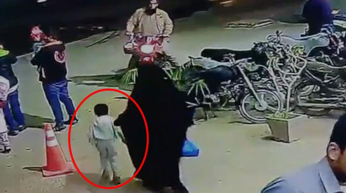 گٹر میں گرکر بچے کی ہلاکت: بی آر ٹی نے کے ایم سی کے الزامات مسترد کر دیے 