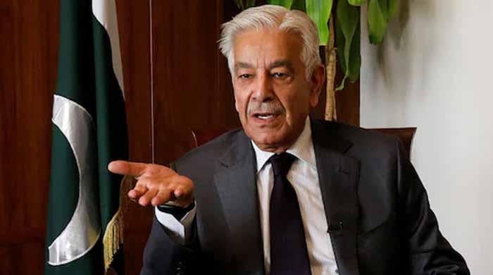 فوج پر تنقید ہم نے بھی کی لیکن کبھی سرخ لکیر عبور نہیں کی: خواجہ آصف