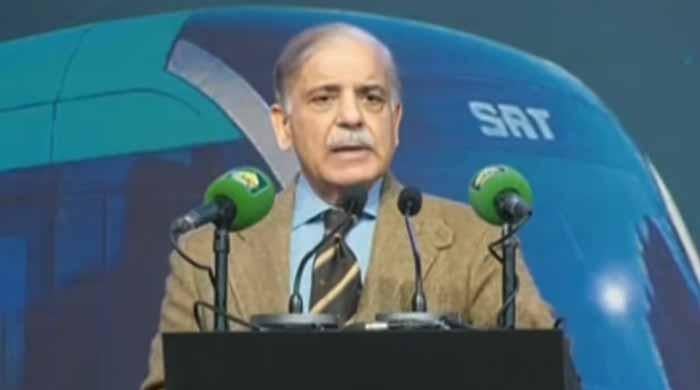 نواز شریف کا سب سے بڑا کارنامہ ملک کو ایٹمی قوت بنانا ہے، اگر ایٹم بم نہ ہوتا جنگ کے حالات مختلف ہوتے: وزیراعظم