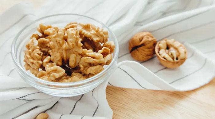 جسمانی توانائی میں اضافے اور اچھی نیند کیلئے اخروٹ کھانے کا بہترین وقت کونسا ہے؟