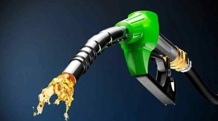 آئل مارکیٹنگ کمپنیز اور ڈیلرز کے منافع میں اضافہ منظور، پیٹرول اور ڈیزل مہنگا ہونے کا امکان