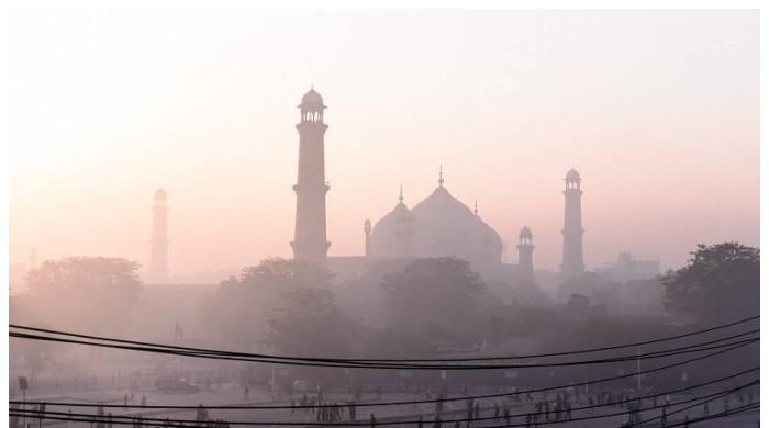 ملک کے چاروں دارالحکومتوں کی فضا میں آلودگی بڑھ گئی، لاہور سرِ فہرست