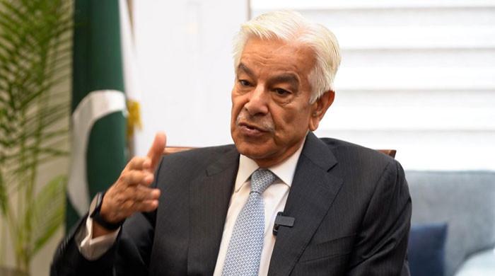 سازشی عناصر اب بھی عمران خان کو واپس لانے کی کوشش کر رہے ہیں: خواجہ آصف