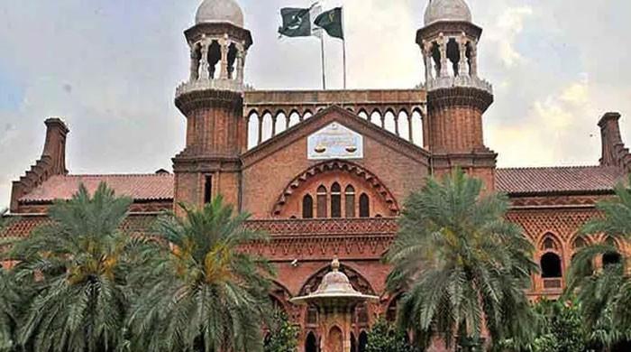 لاہور ہائیکورٹ نے طلاق دینے کے3 دن بعد ازدواجی تعلقات قائم کرنے پر شوہر پر زیادتی کا مقدمہ خارج کردیا