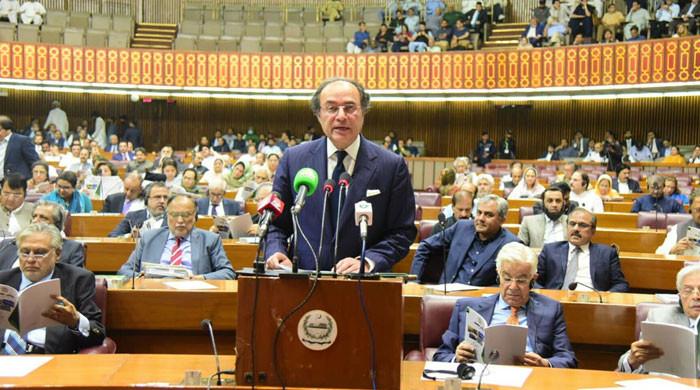 وفاقی حکومت کے پہلے 20 ماہ کے قرض کی تفصیلات سامنے آگئیں